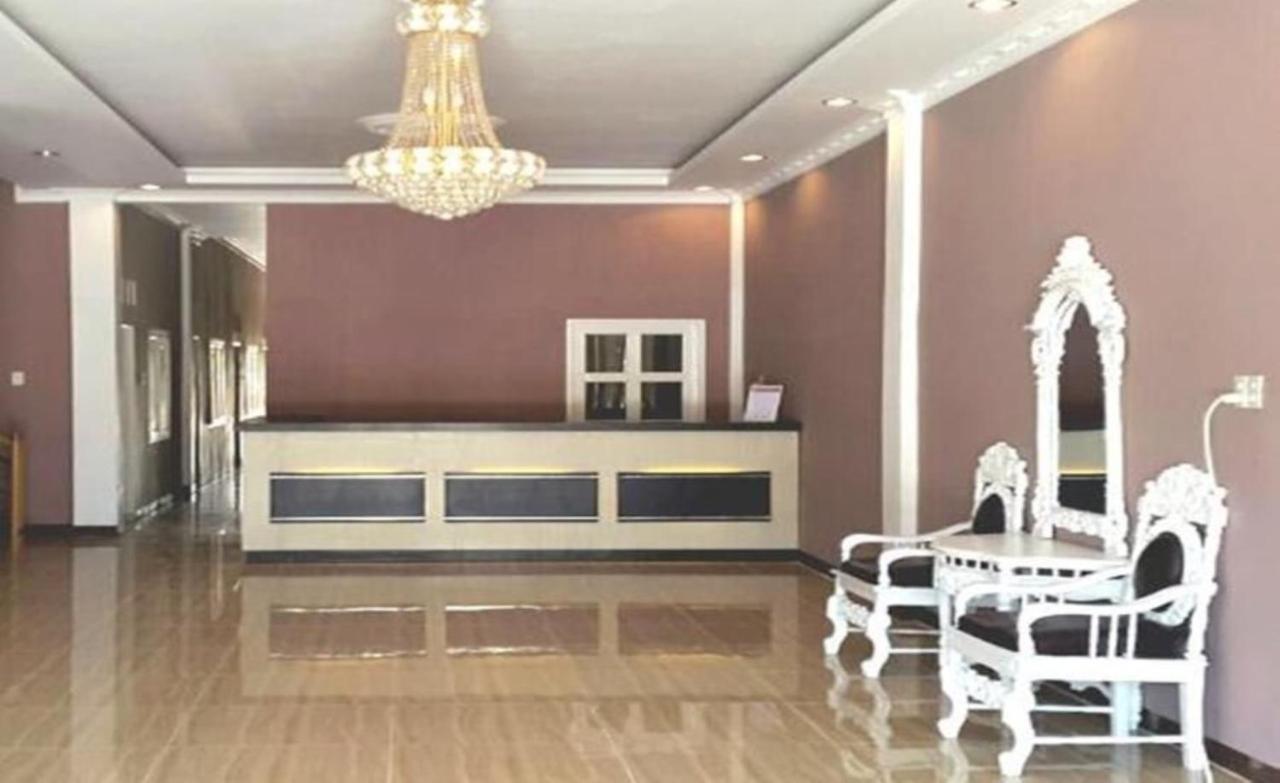 Hotel Graha Soeltan Sunggal ภายนอก รูปภาพ